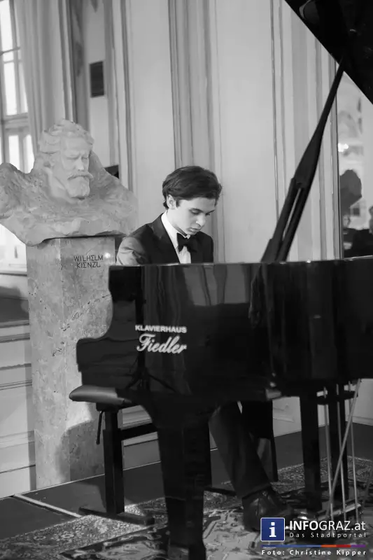Bilder aus der Oper Graz: Piano Forte – Jugend am Klavier - Spiegelfoyer der Grazer Oper 13.5.2014 - 025