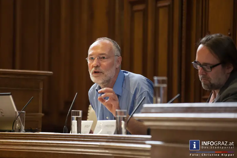 Enquete ‚Humanitäres Bleiberecht‘ - Gemeinderatssaal des Grazer Rathauses - 20. Mai 2014 - 058