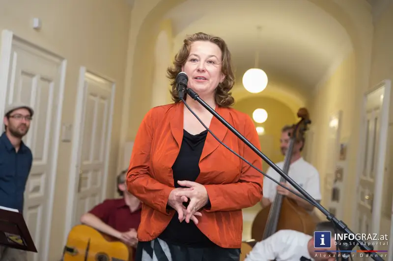 Ausstellungseröffnung ‚bitte nichts geben – danke‘ in der Galerie Zwischenbilder im Sozialamt Graz am 23.5.2014 - 001