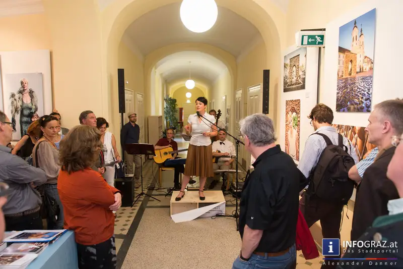 Ausstellungseröffnung ‚bitte nichts geben – danke‘ in der Galerie Zwischenbilder im Sozialamt Graz am 23.5.2014 - 003