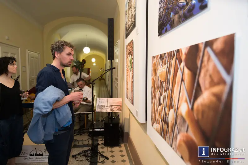 Ausstellungseröffnung ‚bitte nichts geben – danke‘ in der Galerie Zwischenbilder im Sozialamt Graz am 23.5.2014 - 010