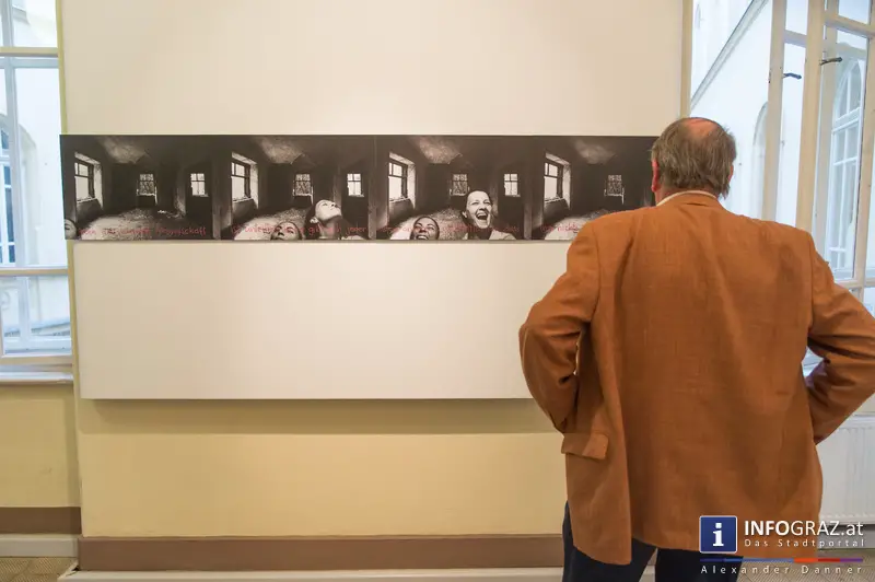 Ausstellungseröffnung ‚bitte nichts geben – danke‘ in der Galerie Zwischenbilder im Sozialamt Graz am 23.5.2014 - 013