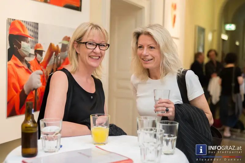 Ausstellungseröffnung ‚bitte nichts geben – danke‘ in der Galerie Zwischenbilder im Sozialamt Graz am 23.5.2014 - 020