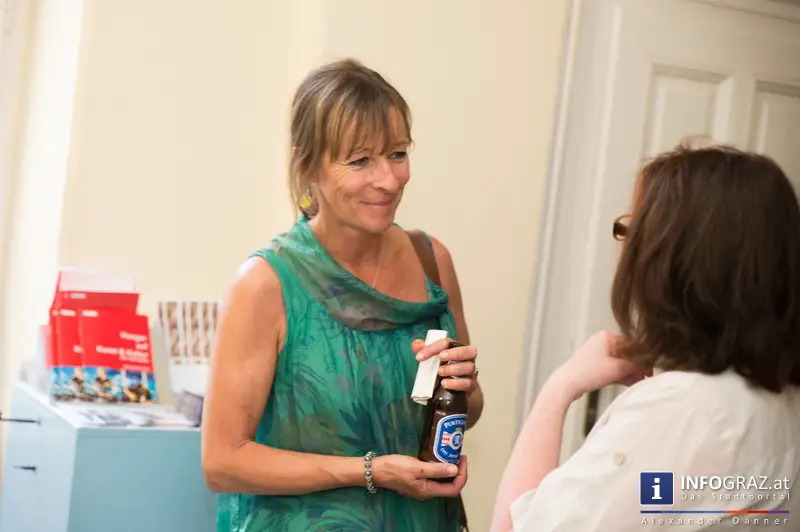 Ausstellungseröffnung ‚bitte nichts geben – danke‘ in der Galerie Zwischenbilder im Sozialamt Graz am 23.5.2014 - 023