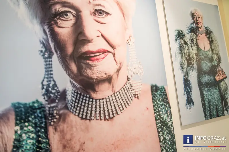 Ausstellungseröffnung ‚bitte nichts geben – danke‘ in der Galerie Zwischenbilder im Sozialamt Graz am 23.5.2014 - 032