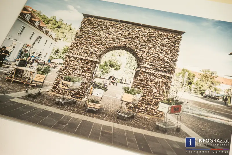 Ausstellungseröffnung ‚bitte nichts geben – danke‘ in der Galerie Zwischenbilder im Sozialamt Graz am 23.5.2014 - 034