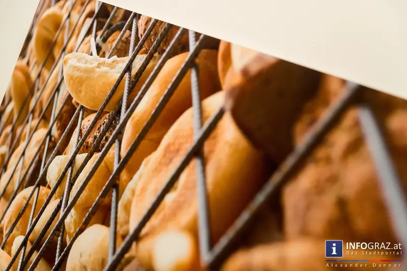 Ausstellungseröffnung ‚bitte nichts geben – danke‘ in der Galerie Zwischenbilder im Sozialamt Graz am 23.5.2014 - 039