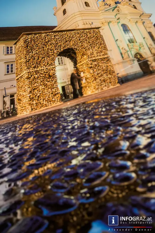 Ausstellungseröffnung ‚bitte nichts geben – danke‘ in der Galerie Zwischenbilder im Sozialamt Graz am 23.5.2014 - 044