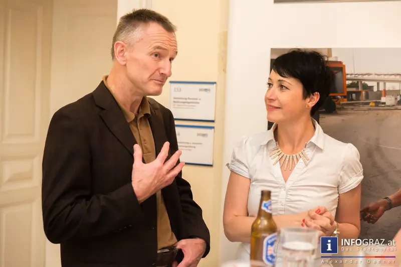 Ausstellungseröffnung ‚bitte nichts geben – danke‘ in der Galerie Zwischenbilder im Sozialamt Graz am 23.5.2014 - 050