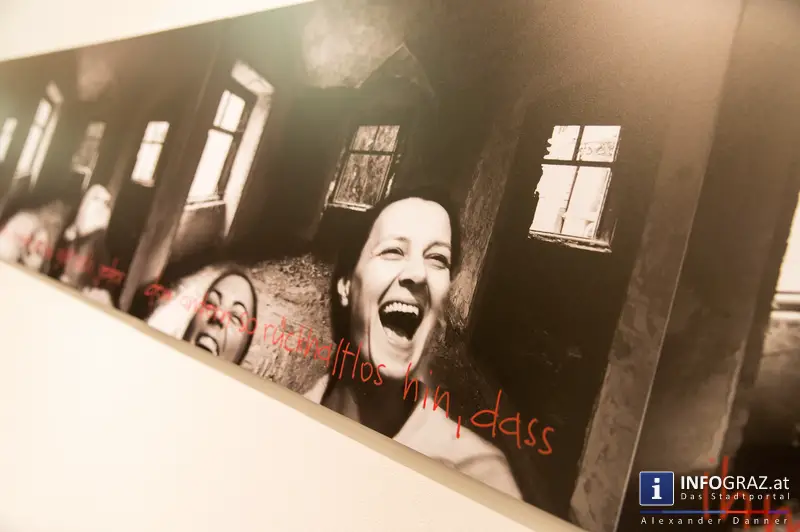 Ausstellungseröffnung ‚bitte nichts geben – danke‘ in der Galerie Zwischenbilder im Sozialamt Graz am 23.5.2014 - 052