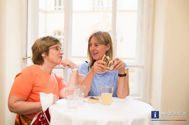 Ausstellungseröffnung ‚bitte nichts geben – danke‘ in der Galerie Zwischenbilder im Sozialamt Graz am 23.5.2014 - 053