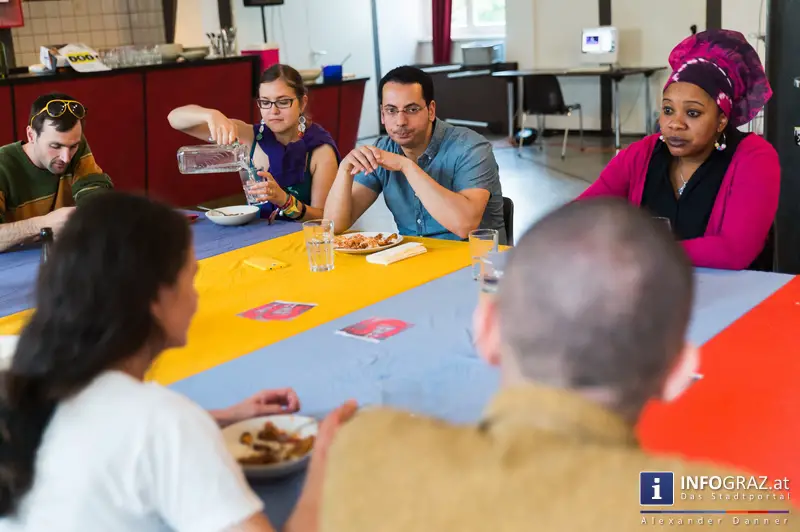 kueche im volxhaus graz rosemary maxwell austro-aegypter mohamed moustafa afrikanischer dachverband traditionelle gerichte tischgespraeche 08