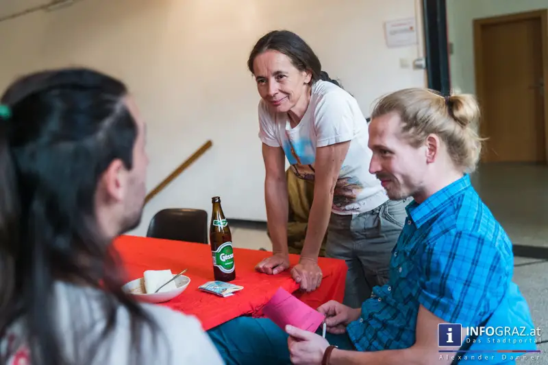 kueche im volxhaus graz rosemary maxwell austro-aegypter mohamed moustafa afrikanischer dachverband traditionelle gerichte tischgespraeche 11