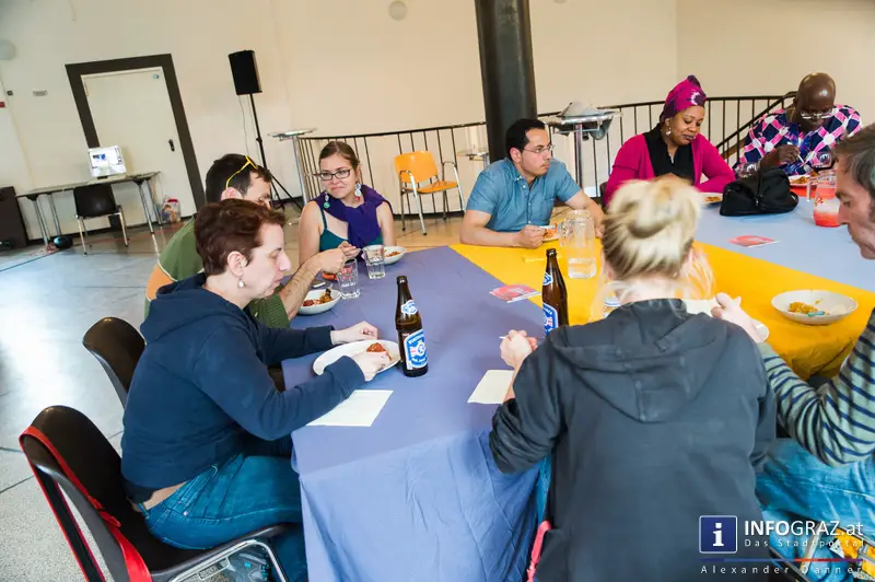 kueche im volxhaus graz rosemary maxwell austro-aegypter mohamed moustafa afrikanischer dachverband traditionelle gerichte tischgespraeche 12