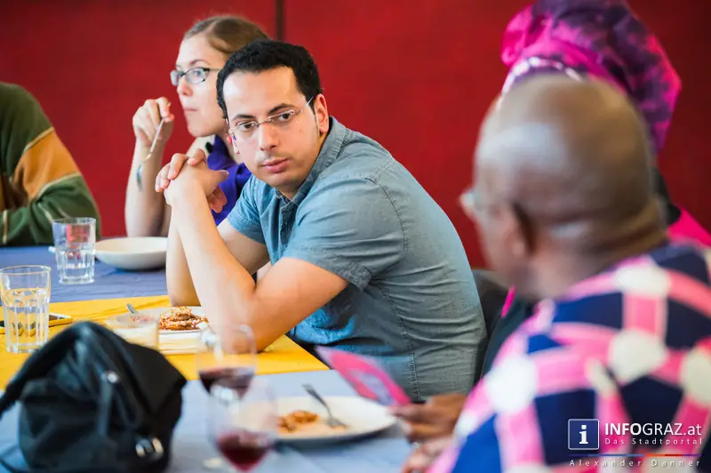 kueche im volxhaus graz rosemary maxwell austro-aegypter mohamed moustafa afrikanischer dachverband traditionelle gerichte tischgespraeche 16