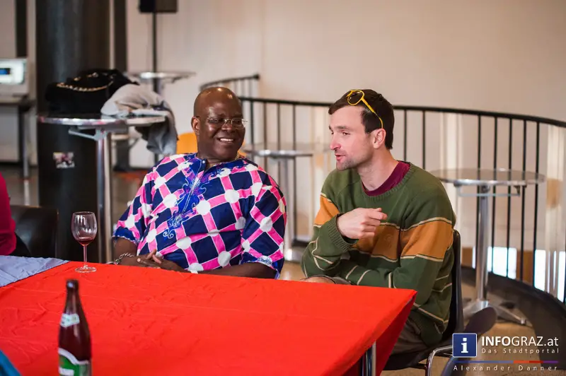 kueche im volxhaus graz rosemary maxwell austro-aegypter mohamed moustafa afrikanischer dachverband traditionelle gerichte tischgespraeche 21