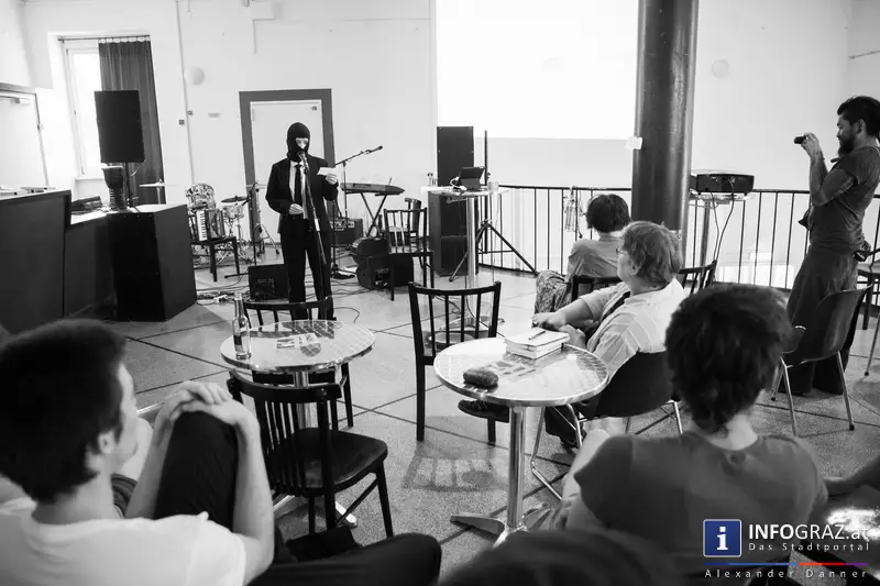 queerograd satellit * Marty Huber & DownDox - Lecture Performance und Konzert bei Kultur in Graz! - 001