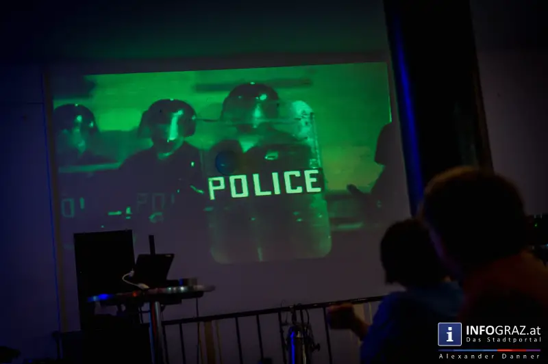 queerograd satellit * Marty Huber & DownDox - Lecture Performance und Konzert bei Kultur in Graz! - 008