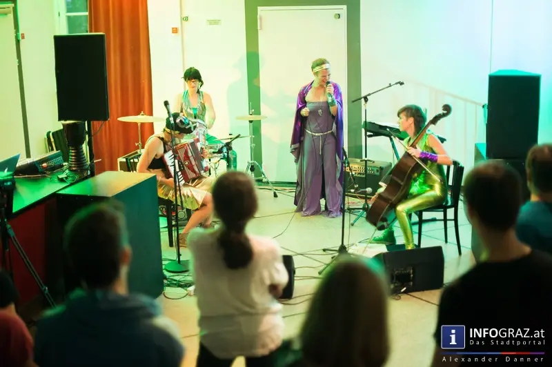 queerograd satellit * Marty Huber & DownDox - Lecture Performance und Konzert bei Kultur in Graz! - 012