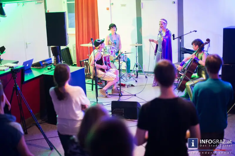 queerograd satellit * Marty Huber & DownDox - Lecture Performance und Konzert bei Kultur in Graz! - 018