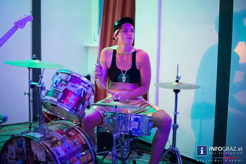 queerograd satellit * Marty Huber & DownDox - Lecture Performance und Konzert bei Kultur in Graz! - 023