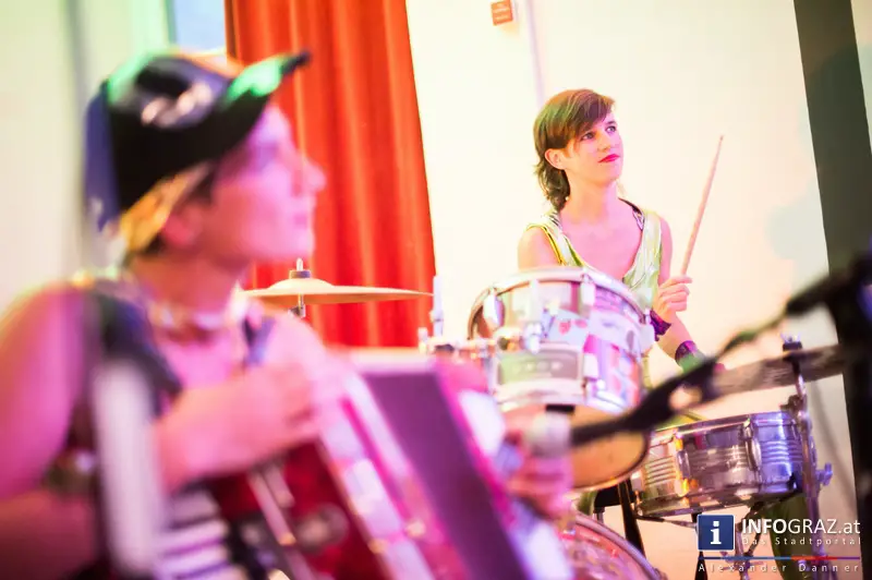 queerograd satellit * Marty Huber & DownDox - Lecture Performance und Konzert bei Kultur in Graz! - 030