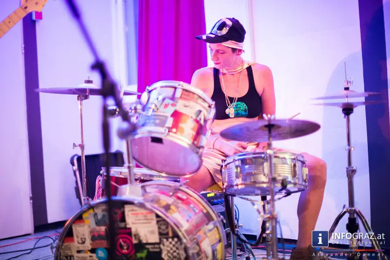 queerograd satellit * Marty Huber & DownDox - Lecture Performance und Konzert bei Kultur in Graz! - 035