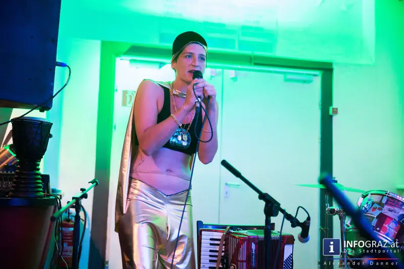 queerograd satellit * Marty Huber & DownDox - Lecture Performance und Konzert bei Kultur in Graz! - 043