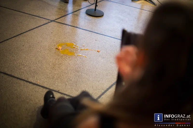 queerograd satellit * Marty Huber & DownDox - Lecture Performance und Konzert bei Kultur in Graz! - 044