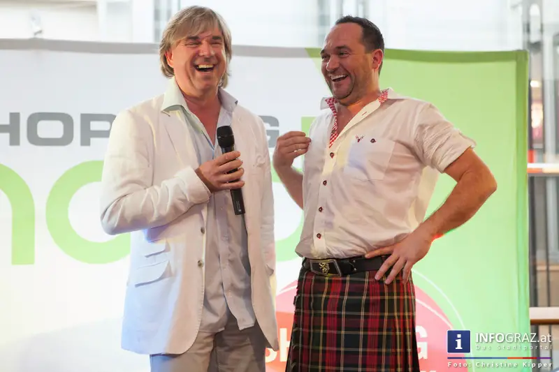 Schlagerfeuerwerk im Steira-Eck im Center Nord am 21. Juni 2014 - 031