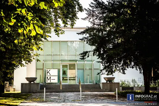 sommerfest,künstlerhaus km Graz,kombüse,24. juli 2014,halle für kunst und medien,ausklang,erste hälfte,jahresprogramm,gemeinsam,zeitgemäße kunstproduktion