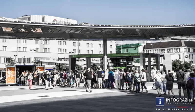 La Strada ist wieder in der Stadt und verwandelt den öffentlichen Raum in Bühnen und Tanzflächen - 058