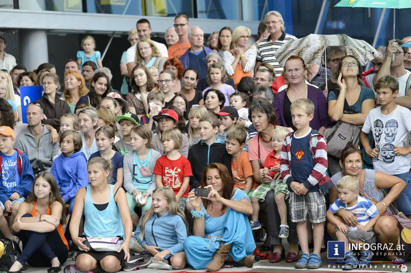 Leandre - Rien à dire & No se - Eddie Luis & Die Gnadenlosen XL - La Strada Graz - 6.8.2014 - 006