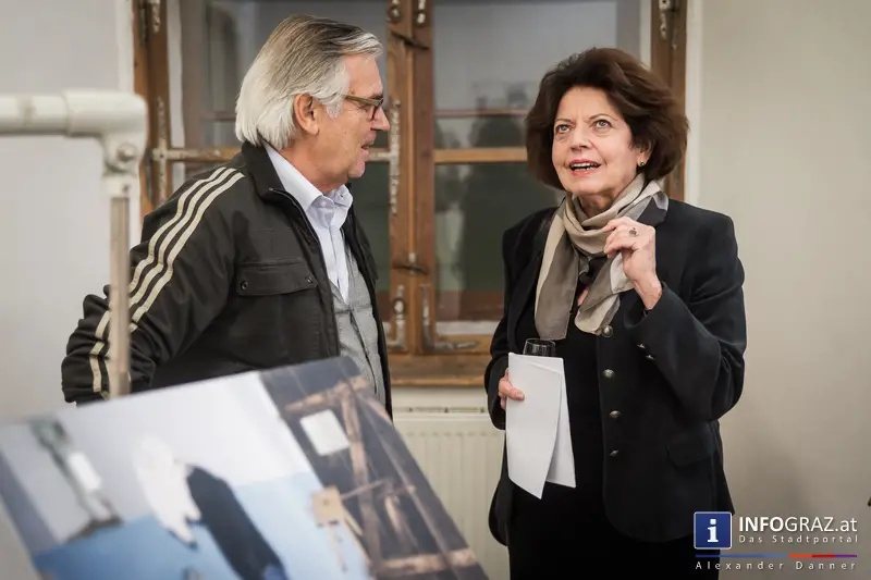 Iris Andraschek ‚Thinking on Thresholds - The Politics of Transitive Spaces‘ Ausstellungseröffnung in der Galerie Eugen Lendl Graz - 031