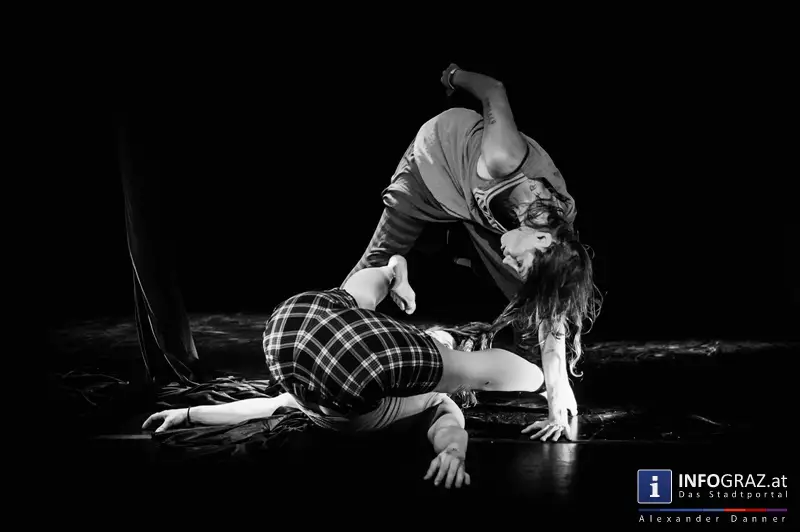 Mad circus project 2014 im Kunst- und Kulturzentrum Papierfabrik am 26.9.2014 - 018