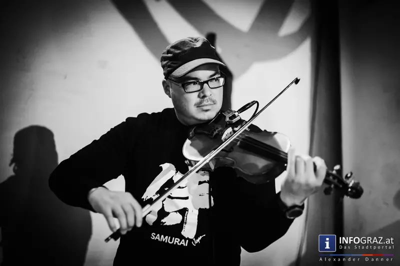 Mad circus project 2014 im Kunst- und Kulturzentrum Papierfabrik am 26.9.2014 - 097