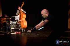 Kunst- und Kulturzentrum Papierfabrik am 26.9.2014 efficient art production,painting by juggling,slow forward,impro performance,mad circus project 2014,kunst- und kulturzentrum papierfabrik graz