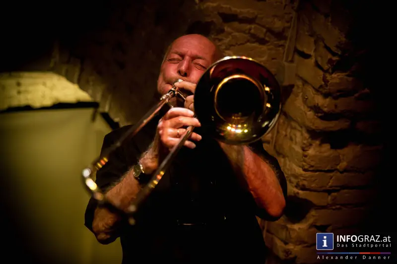 grazJAZZnacht 2014 - Digital Primitives‘‚ ‚koenigleopold‘ und ‚Royal Garden Jazz Band‘ - 029