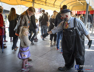 poetische bilder,neue show,prächtiger zeltpalast,circus roncalli graz,time is honey