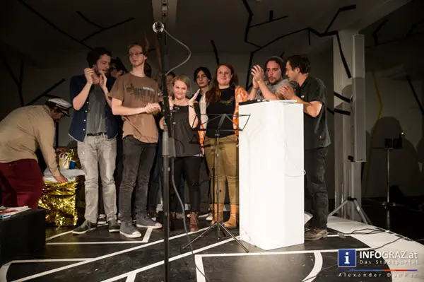 Viele sind gerufen, aber nur wenige sind auserwählt! :) erster platz jonas scheiner,henrik szanto,janea,florian supé,poetry slam,kombüse,kombüsenslam