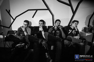 poetry slam,kombüse,kombüsenslam,begeistertes publikum,poetinnen,poeten,henrik szanto,janea,florian supé