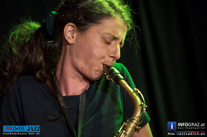 Tanja Feichtmair,alto sax,trio now, 20 jahre stockwerkjazz,us-free jazz-tradition,gefühlsüberschwang,kontrollierter puls
