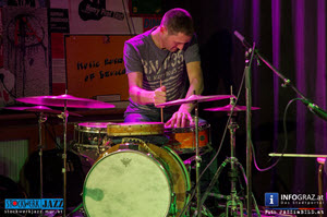 Fredi Pröll,drums, percussion,trio now, 20 jahre stockwerkjazz,einheit,internationalen vergleich,musikalischer raum zur verfügung,einfache freude