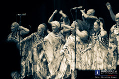 soweto gospel choir,helmut list halle graz,negro spiritual,reggae,heimische popmusik,prachtvolle outfits,außergewöhnlicher gesang,seele afrikas