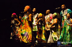 soweto gospel choir,helmut list halle graz,grammy-award-gewinner,sänger,bühne,stimmen,mischung,afrikanischer gospel