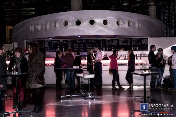 frauencafé graz,christ miss clubbing,luise im kunsthaus graz,rauschende feste,spaß haben, djane hohes zeh