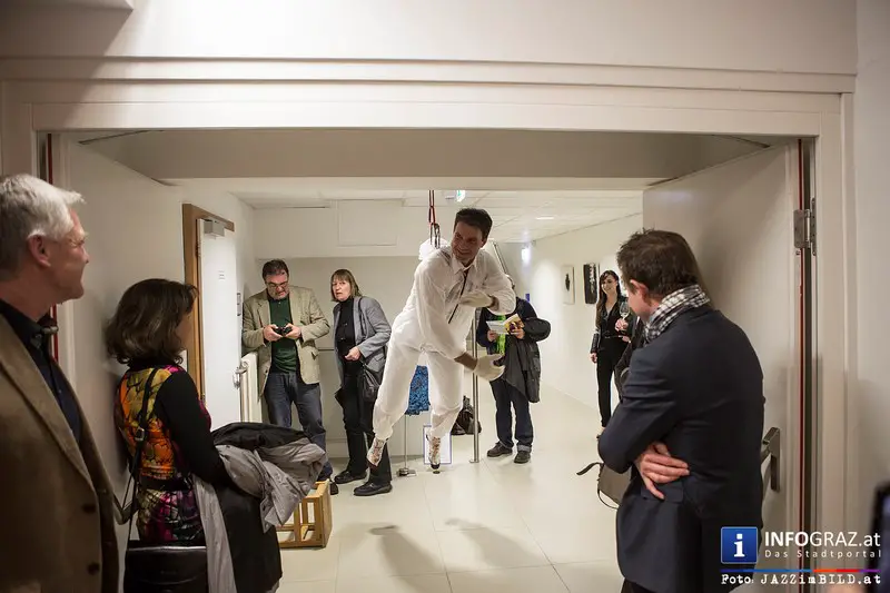 Eröffnung der Ausstellung ‚Zeichen der Zeit‘ im Steiermarkhof Graz - Jörg Leitner und Michael Raimann - 061