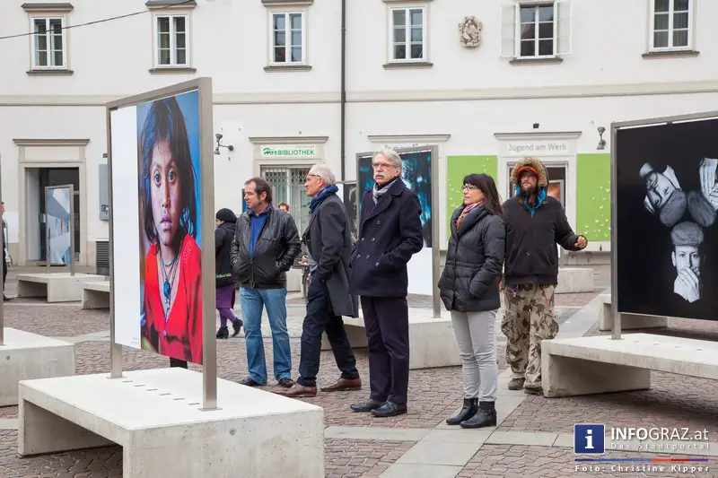 Eröffnung der Menschenbilder Ausstellung 2015 am 14. März 2015 - Mariahilferplatz Graz - 034