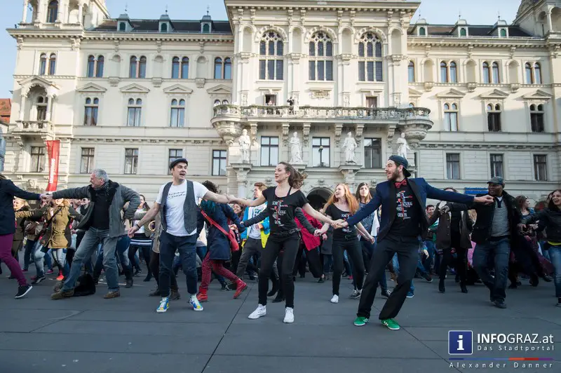 Flashmob against racisms & discrimination am Grazer Hauptplatz 20. März 2015 - 002