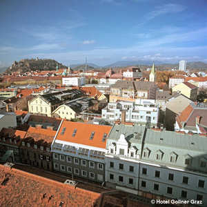 Hotel Gollner Graz,Aussicht,Altstadt,Wahrzeichen der Stadt,Uhrturm,Grazer Schloßberg,urlaub mit hund,romantikhotel österreich,wiesler,mariahilf,hostel,b&b 